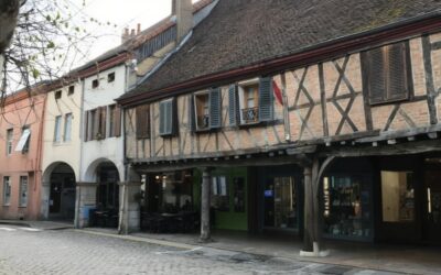 Louhans-Châteaurenaud : Le secret des plaques bleues