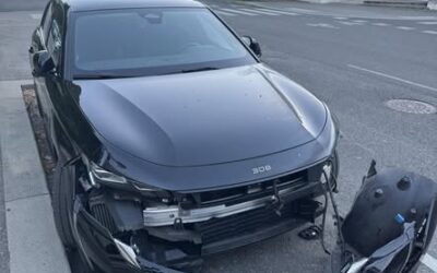 Délit de fuite à Bourg-en-Bresse : une Peugeot 308 ravagée, un appel à témoins lancé